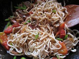 牛肉炒面的做法步骤:8