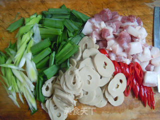 可口饭菜---肉片炒面筋的做法步骤:2
