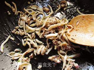 海鲜酸辣汤的做法步骤:3