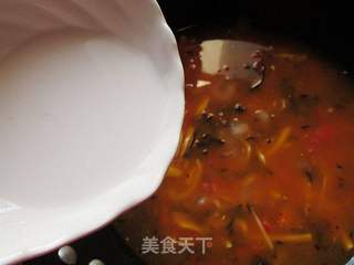 海鲜酸辣汤的做法步骤:13