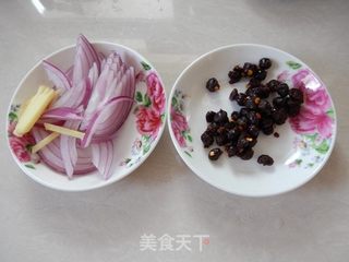 胡萝卜青椒炒五花肉的做法步骤:5