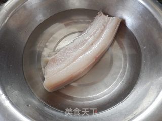 胡萝卜青椒炒五花肉的做法步骤：6