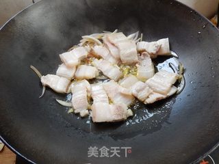 胡萝卜青椒炒五花肉的做法步骤:8