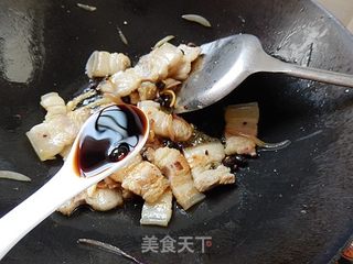 胡萝卜青椒炒五花肉的做法步骤：10