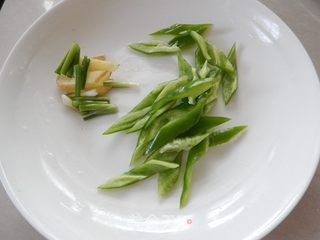 油爆河虾的做法步骤:3