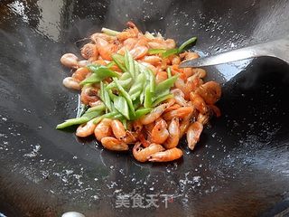 油爆河虾的做法步骤:8