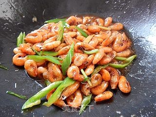 油爆河虾的做法步骤:10