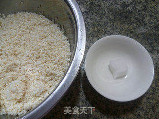 宁波碱水粽的做法步骤：1