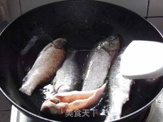 解密舌尖2之红枣鲫鱼木瓜汤的做法步骤:4