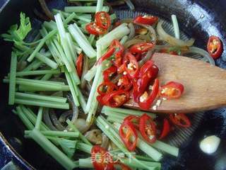 香辣十足小炒肉皮的做法步骤:7
