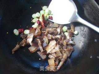 腊肉炒蕨菜的做法步骤:4