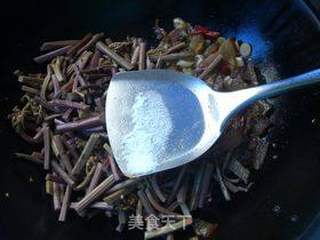 腊肉炒蕨菜的做法步骤:7