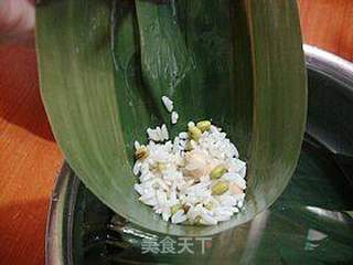 花生绿豆排骨粽子的做法步骤:6