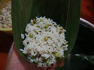 花生绿豆排骨粽子的做法步骤:8