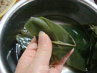 花生绿豆排骨粽子的做法步骤:9