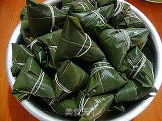 花生绿豆排骨粽子的做法步骤:11