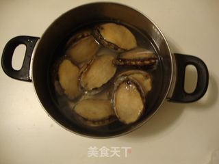 鲍鱼捞饭的做法步骤：1