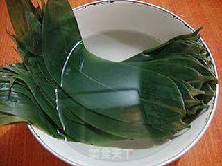 粽情端午-----【豌豆腊肠尖角粽子】的做法步骤:5