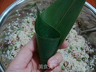 粽情端午-----【豌豆腊肠尖角粽子】的做法步骤:6