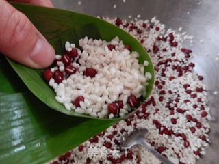 红豆粽子的做法步骤:9