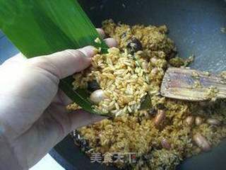 腊肉松蘑粽的做法步骤:9