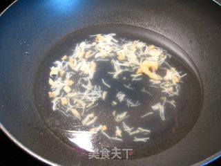 牛肉虾干紫菜汤的做法步骤:2