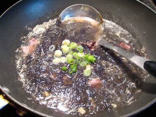 牛肉虾干紫菜汤的做法步骤:8