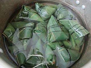 粽情端午-----【蜜枣牛角粽子】的做法步骤:8