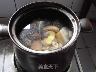金针炖猪蹄的做法步骤:3