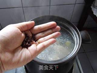 金针炖猪蹄的做法步骤：4