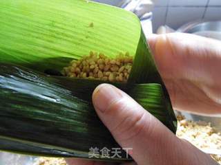 花生猪肉粽子的做法步骤:9