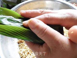 花生猪肉粽子的做法步骤:10