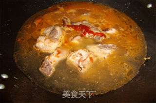 在家轻松做出健康、无油版的肉质酥软鲜嫩的水果排骨【干炒橙香排骨】的做法步骤：7