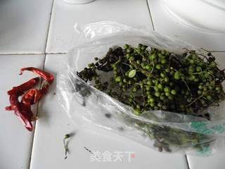 青花椒酸菜鱼的做法步骤：2