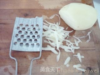 洋芋擦擦的做法步骤:2