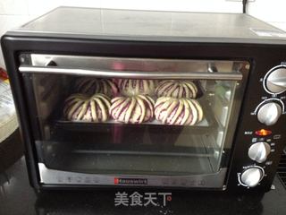 紫薯花卷面包的做法步骤:10