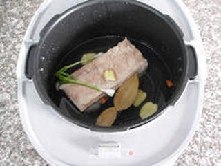 【蒜泥白肉】--- 充满浓浓蒜香的味道的做法步骤:4