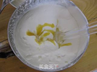 黄桃慕斯蛋糕的做法步骤:7