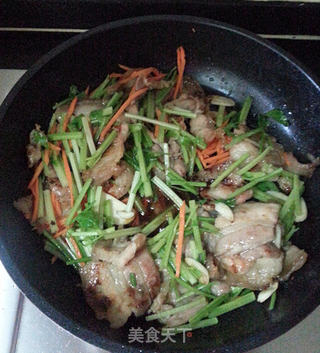 香芹小炒五花肉的做法步骤:10