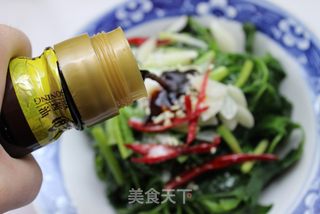 野菜营养好——炝拌灰灰菜的做法步骤：8