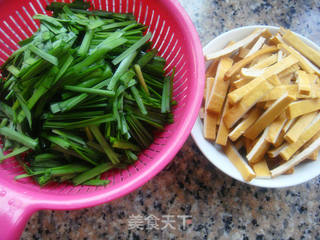 韭菜炒豆干的做法步骤:3