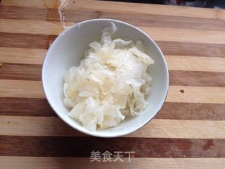 山药百合银耳羹的做法步骤:2