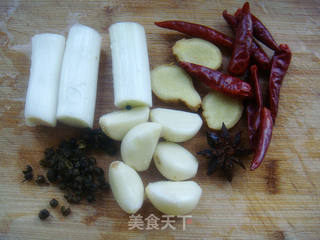 土豆炖牛腩的做法步骤:3