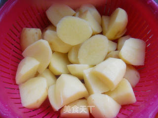 土豆炖牛腩的做法步骤:2