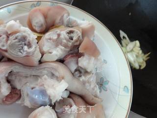 舌尖上的中国2-相逢-金针炖猪蹄的做法的做法步骤:7