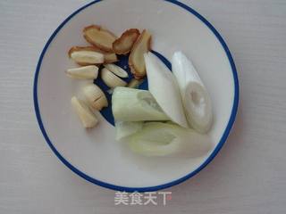 舌尖上的中国2-相逢-金针炖猪蹄的做法的做法步骤:5