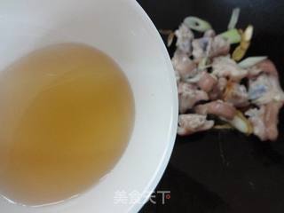 舌尖上的中国2-相逢-金针炖猪蹄的做法的做法步骤:8