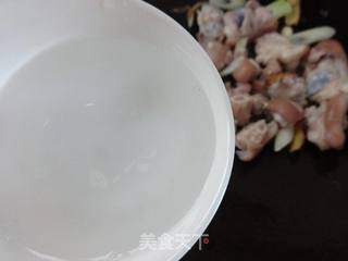 舌尖上的中国2-相逢-金针炖猪蹄的做法的做法步骤:10