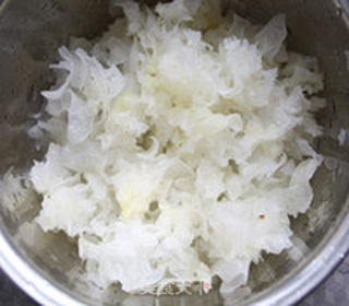 冰糖绿豆银耳汤的做法步骤:5