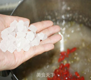 冰糖绿豆银耳汤的做法步骤:11